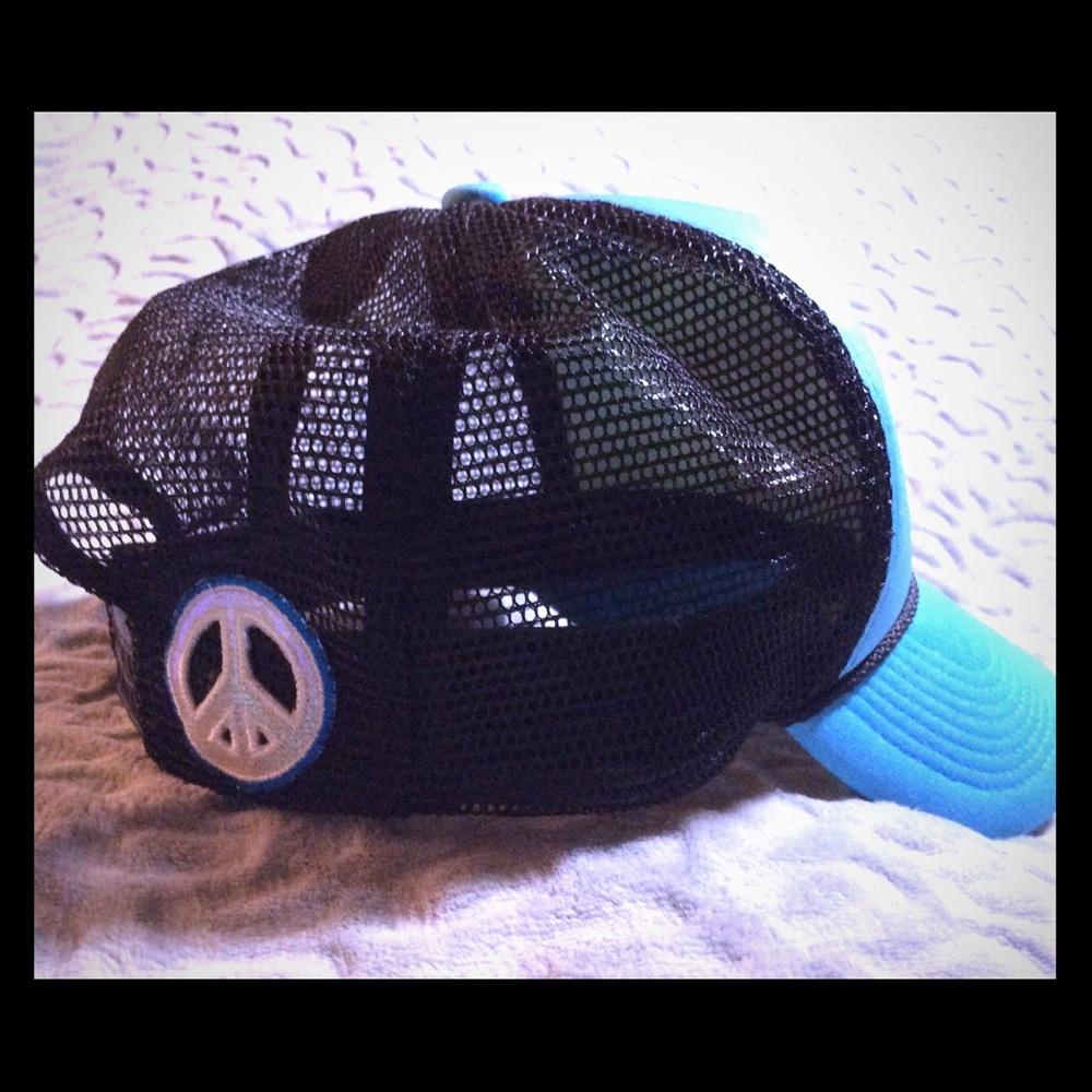 Billabong truckers hat
